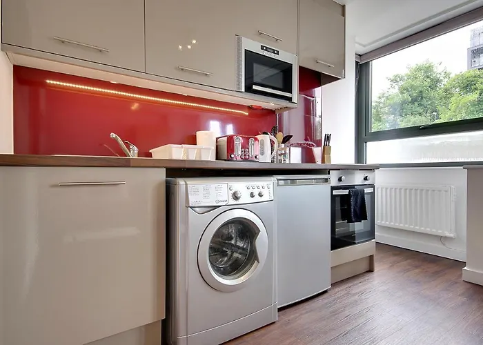 Hill House Holiday Apartments